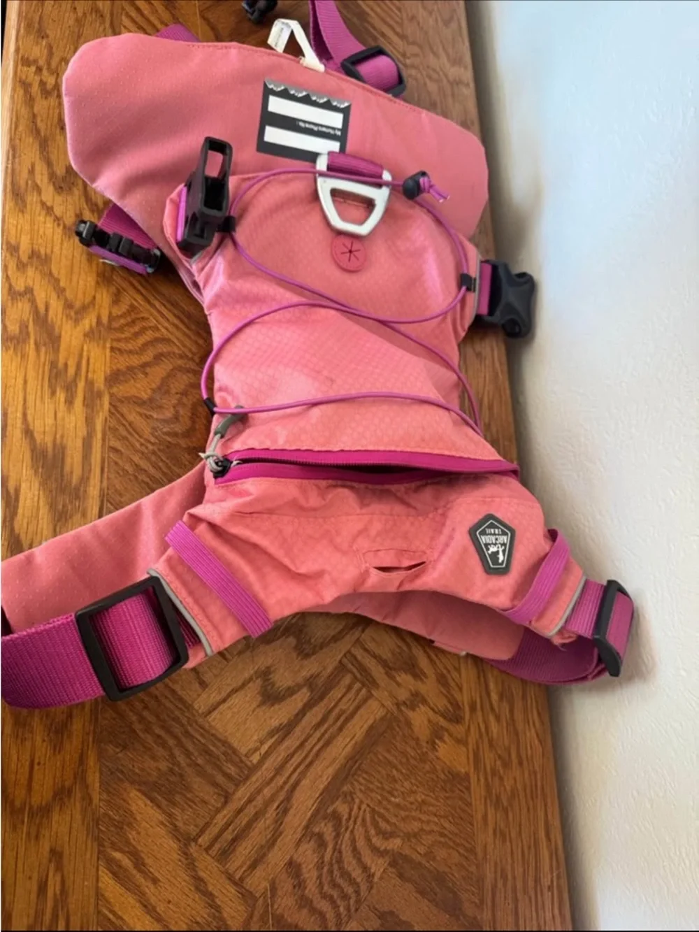 Arcadia dogs Pink Chest hiking backpack with 1L bladder